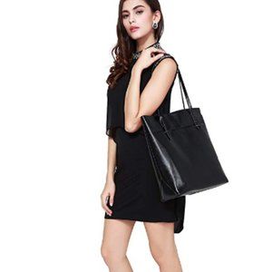 CHRISTMAS  SALE       BLACK  LEATHER  TOTE    $29
